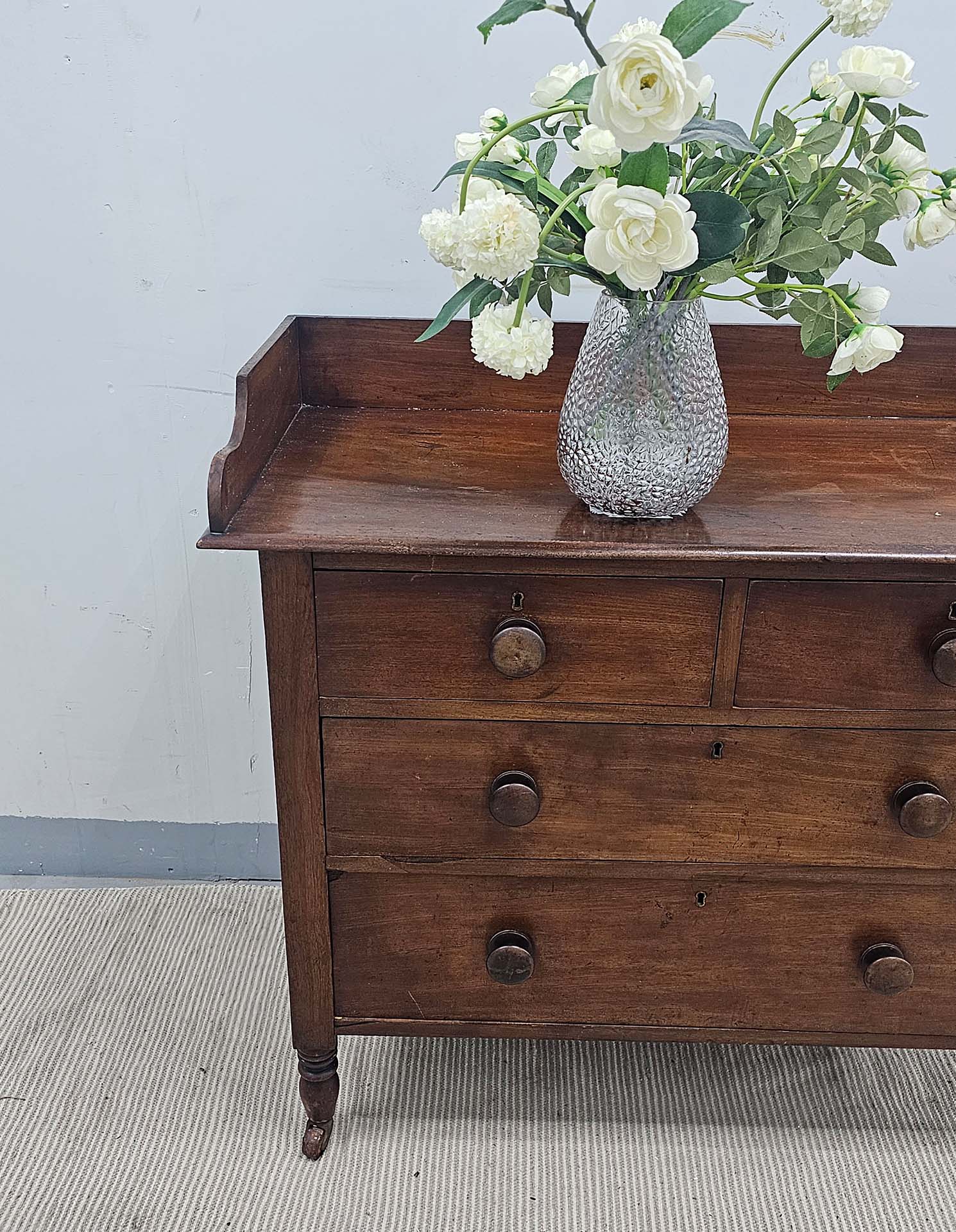 Mahogany sideboard / Washstand, Circa 1880
