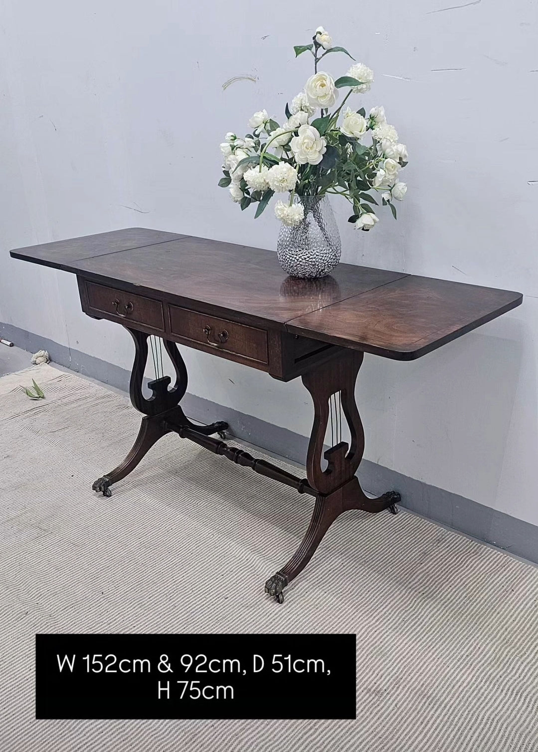 Drop Leaf Table in Mahogany