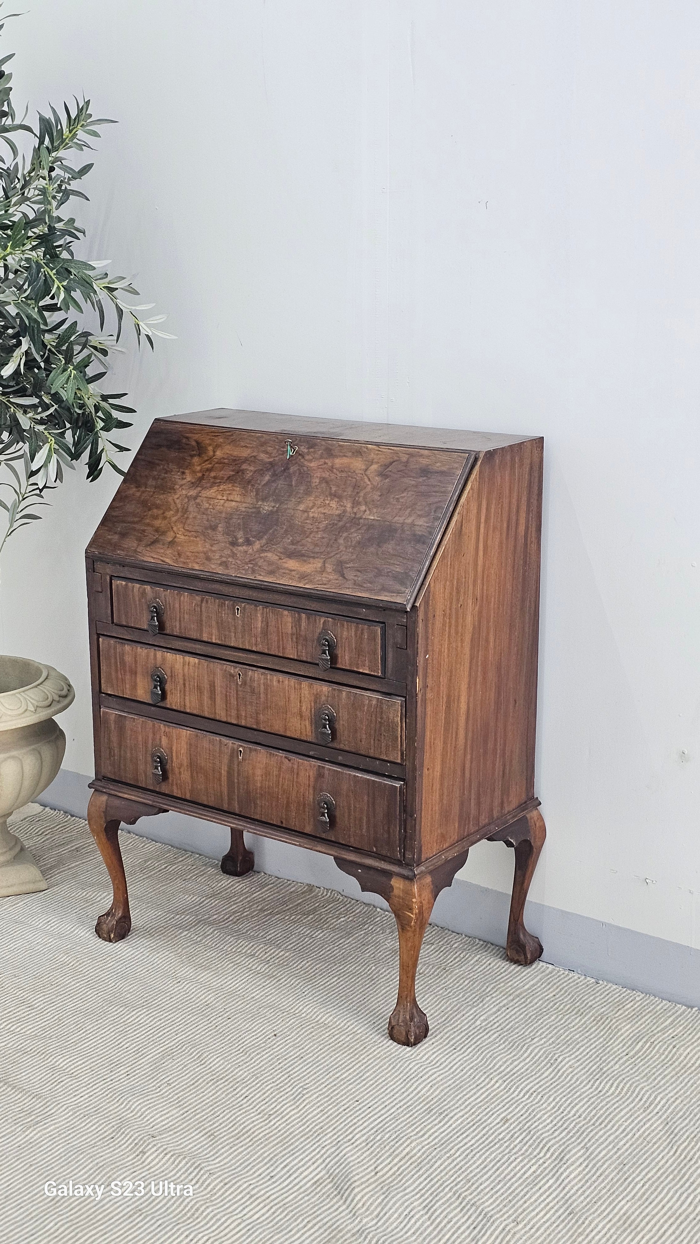 Bureau / Secretaire with age