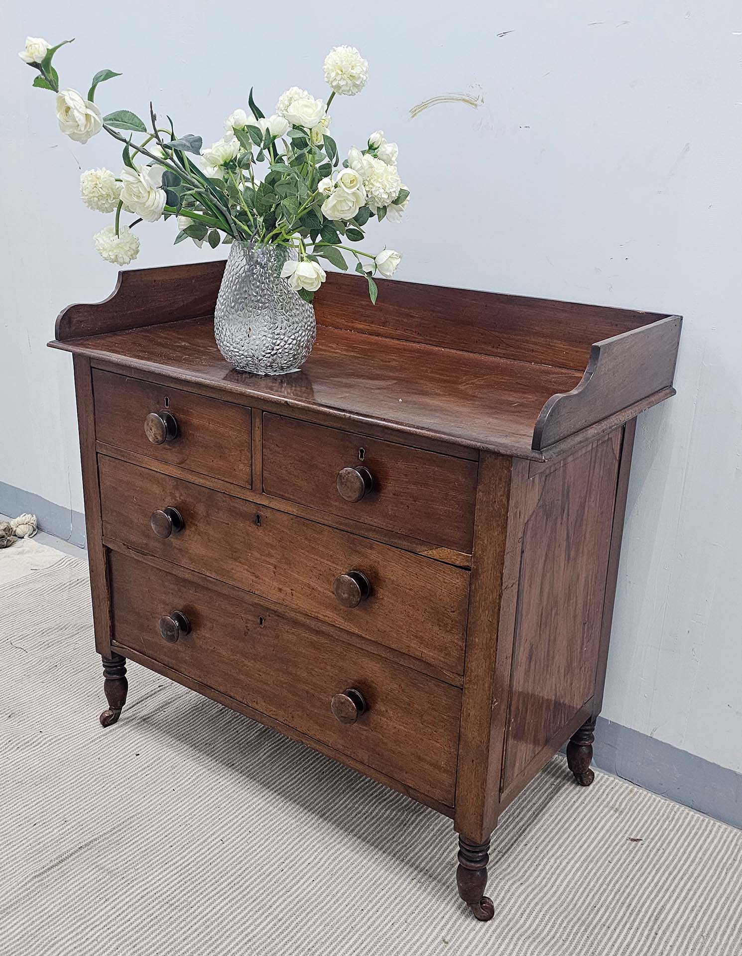 Mahogany sideboard / Washstand, Circa 1880