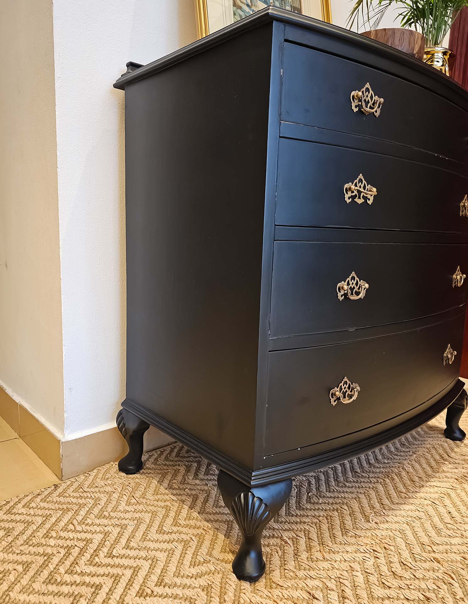 Queen Anne Style Chest Drawers