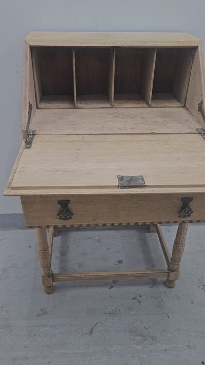Petite Oak Natural Wood Bureau
