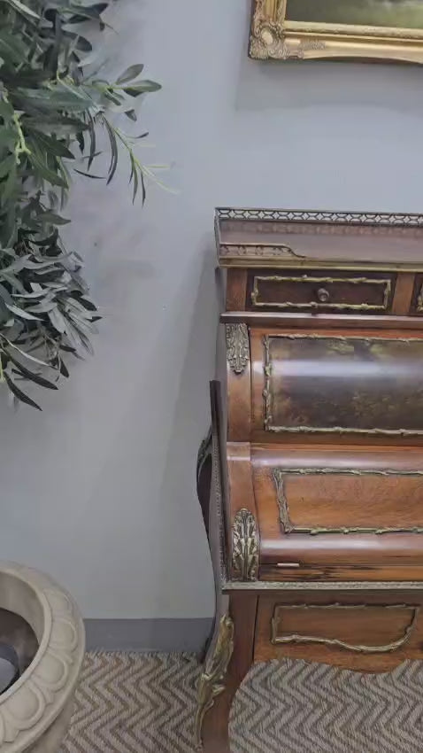 Bureau à cylindre (Roll Top Bureau)