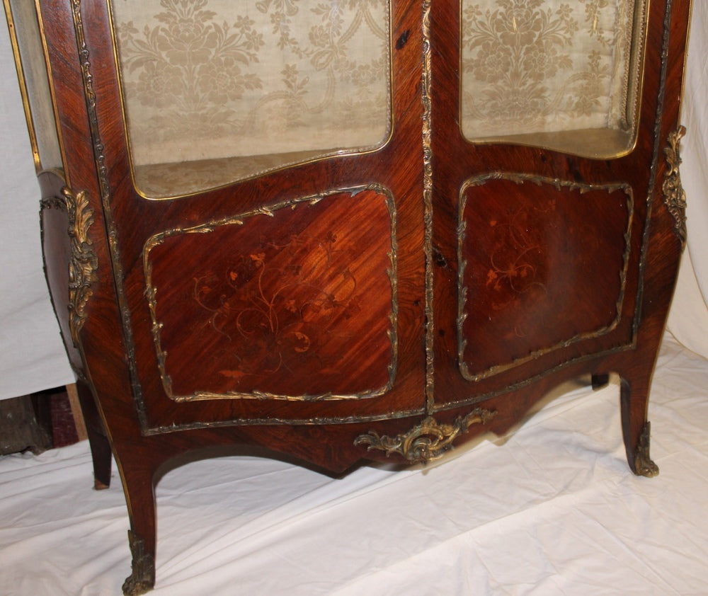 French Kingwood & Ormolu Vitrine Display Cabinet 😍