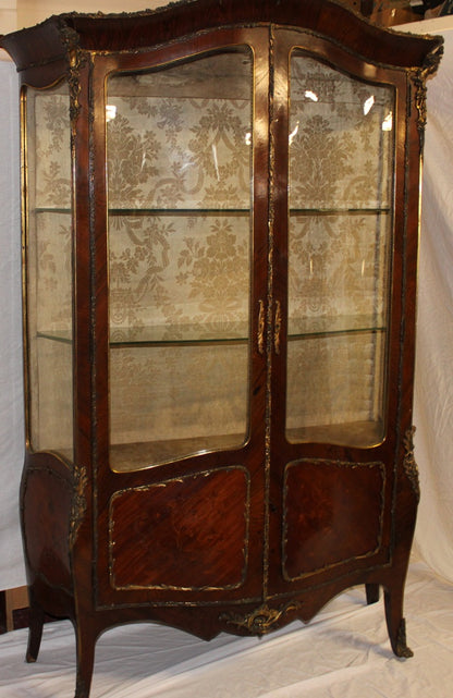 French Kingwood & Ormolu Vitrine Display Cabinet 😍