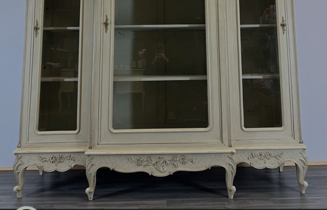 French Louis XV Style Display Cabinet, c. 1920
